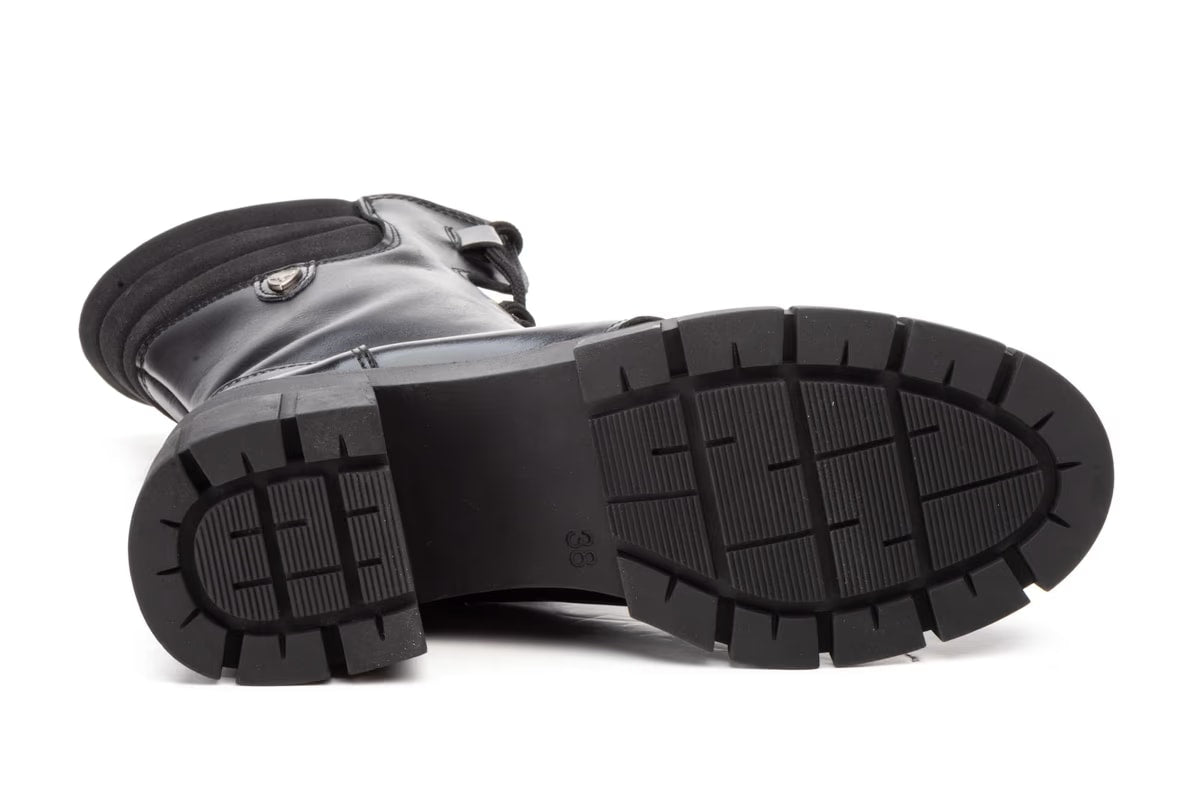 Botte femme 5790 noire en cuir, vue de la semelle