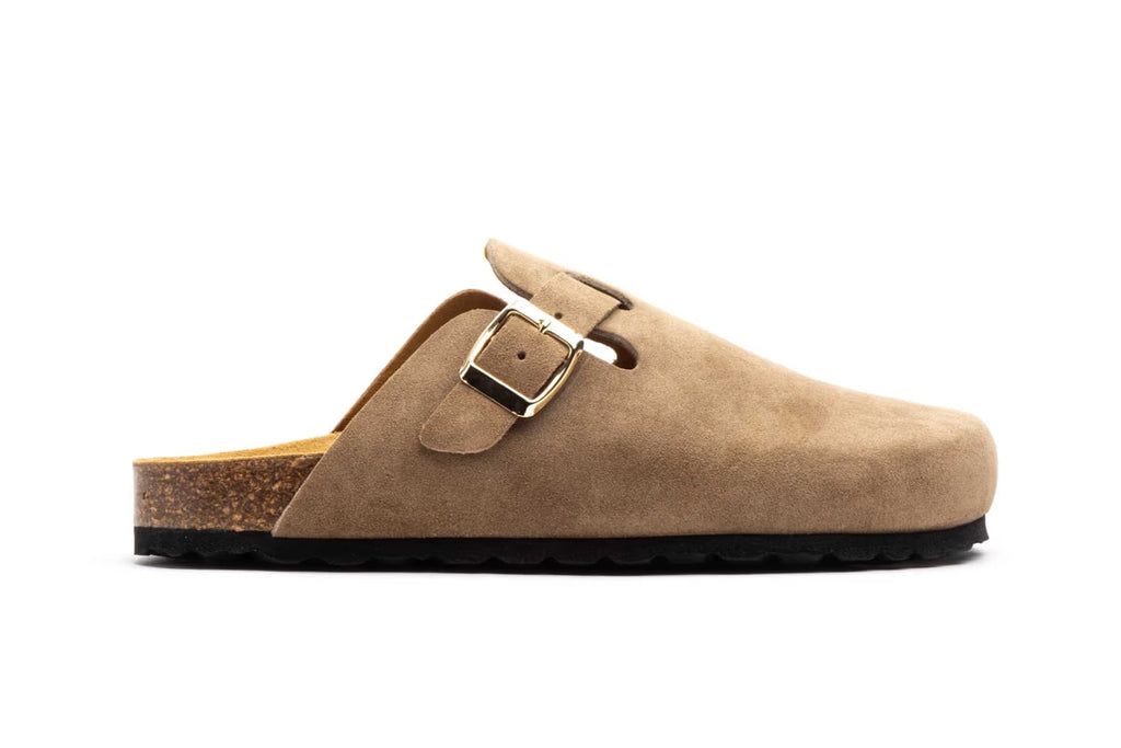 Sabot Juliet taupe en cuir suédé, vue trois-quarts