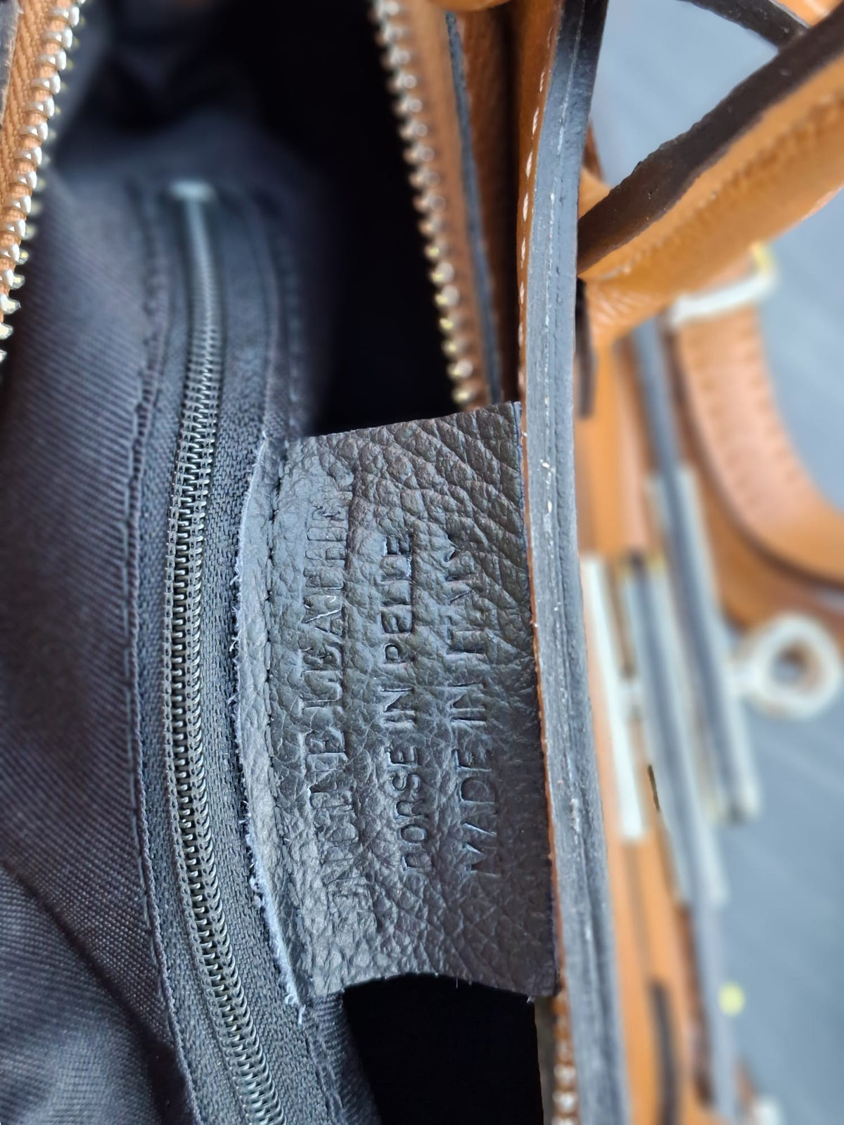 Sac à main Camel en cuir véritable - photo de shooting